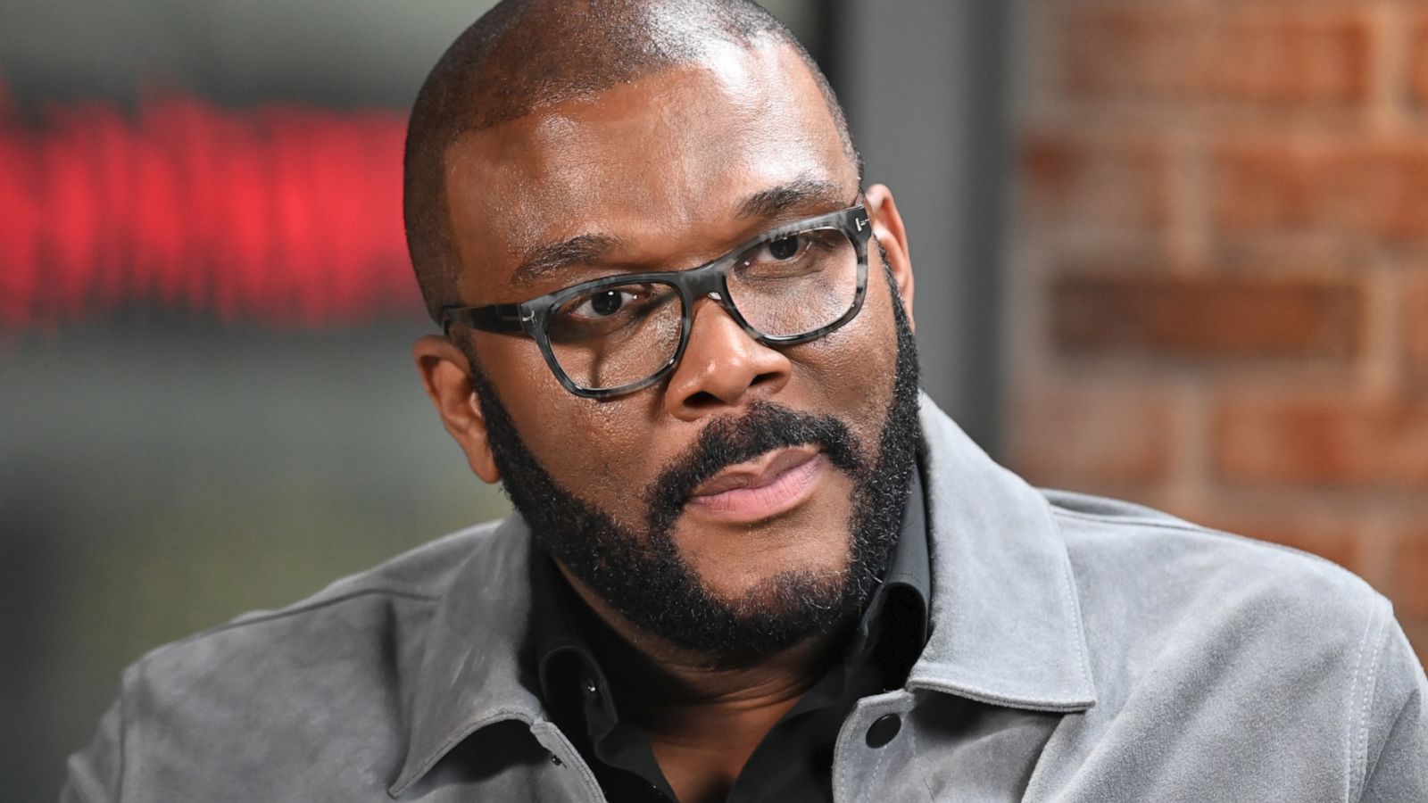 VIDEO: Tyler Perry gives 1,000 grocery gifts cards to Atlanta residents