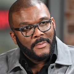 Tyler Perry gives 1,000 grocery gift cards to Atlanta residents