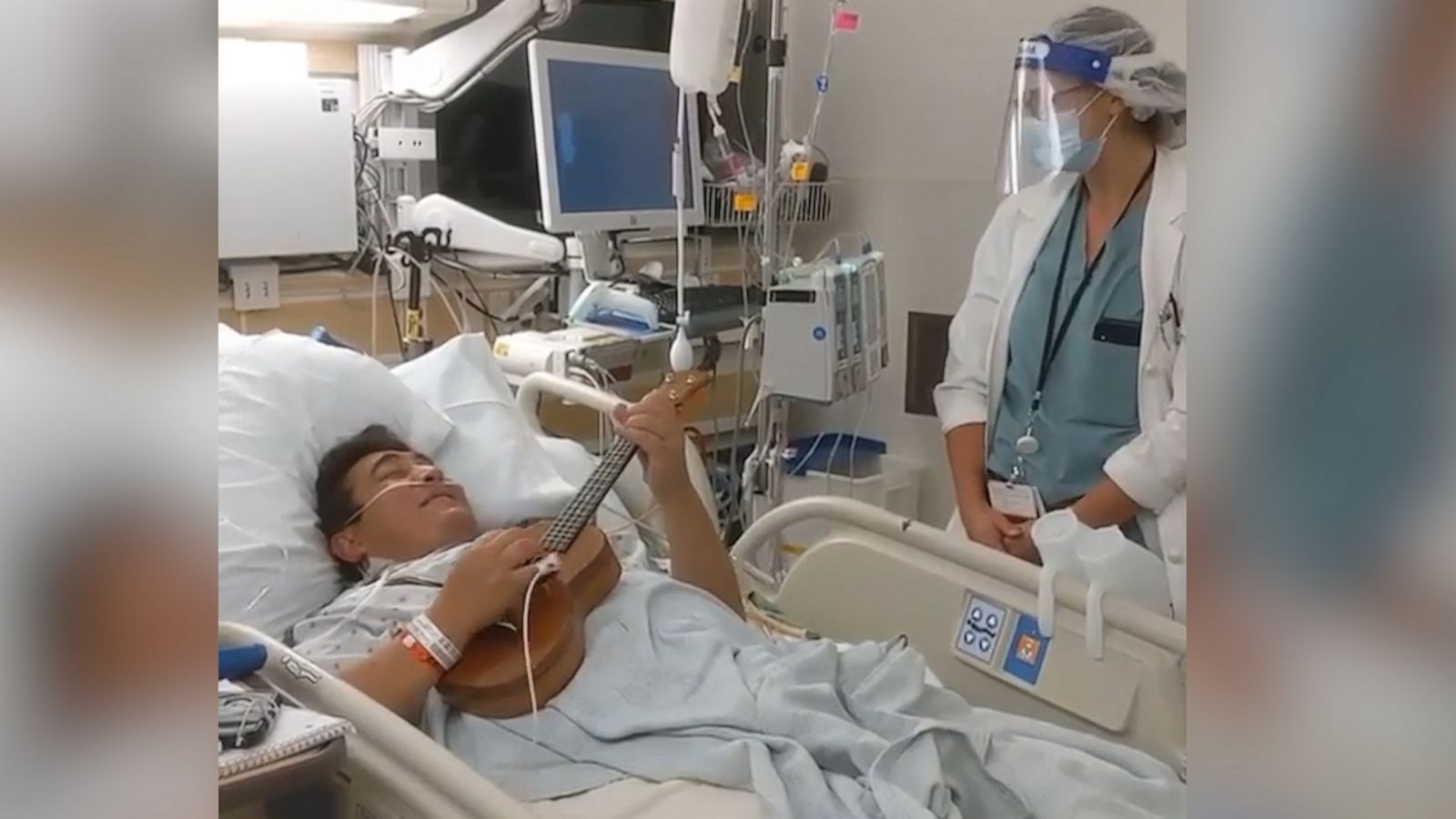 VIDEO: Patient facing heart surgery sings ‘Stand by Me’ with bedside doctor duet