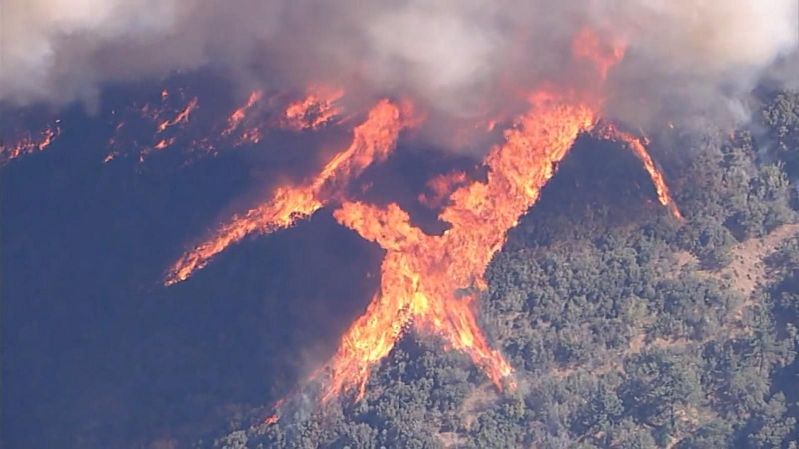 VIDEO: More evacuations ordered in Northern Los Angeles as Lake Fire spreads