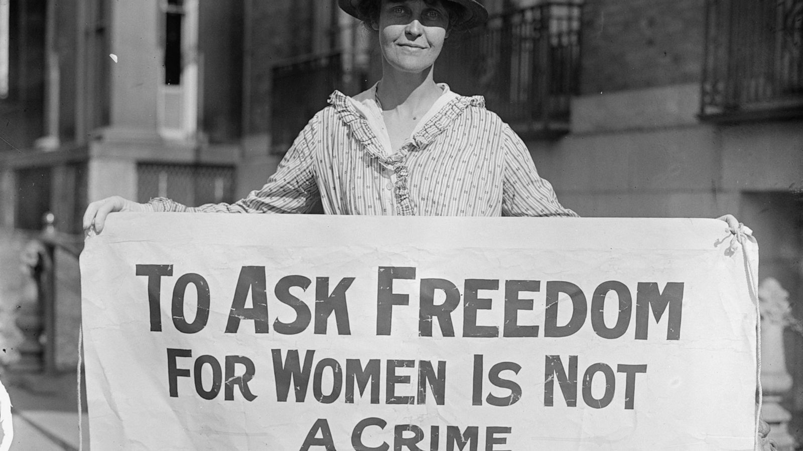 Right freedom. Феминизм. Феминизм суфражистки. Суфражистки 19 века.
