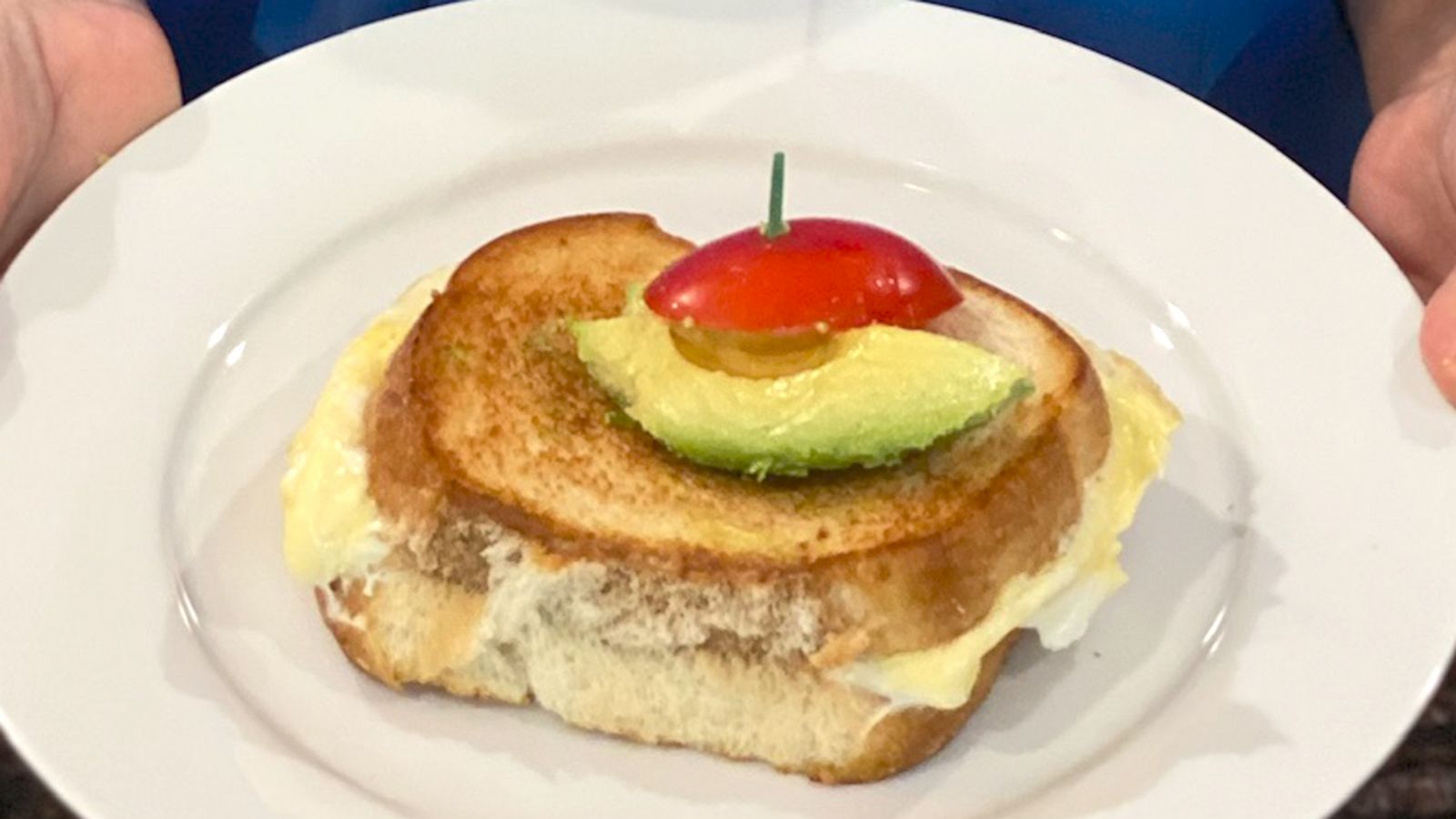 VIDEO: Simple egg sandwich hack is definitely good enough to eat