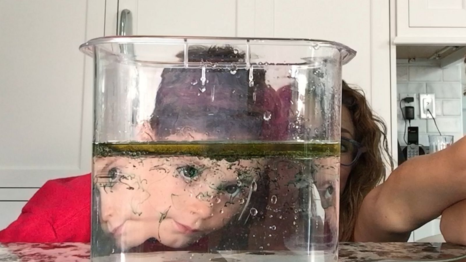 VIDEO: This might be the perfect at-home science experiment for kids