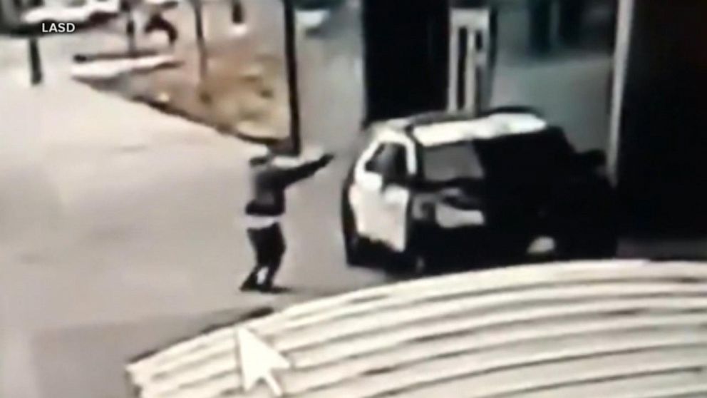 Video Search for suspect who shot 2 LA sheriff’s deputies in an ambush ...