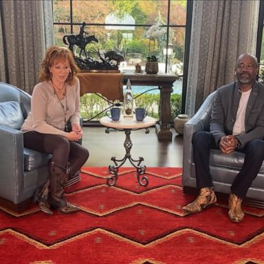 VIDEO: Reba McEntire and Darius Rucker to host CMA Awards