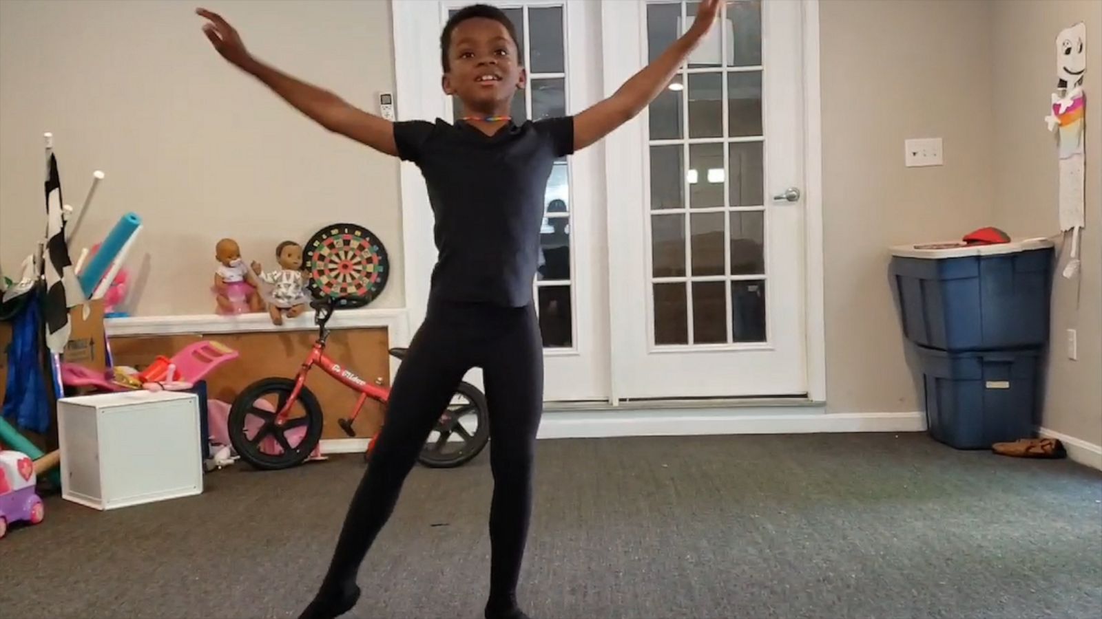 VIDEO: 8-year-old choreographs end-of-year recital at home after it was canceled