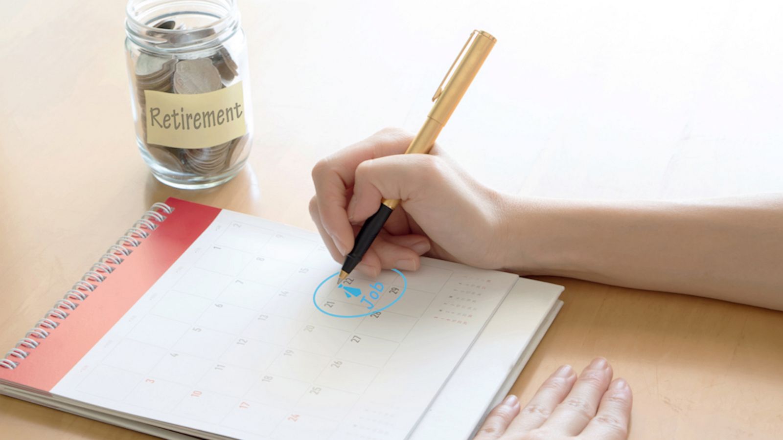 VIDEO: Here's how you can try to retire early and be financially independent with the FIRE Method