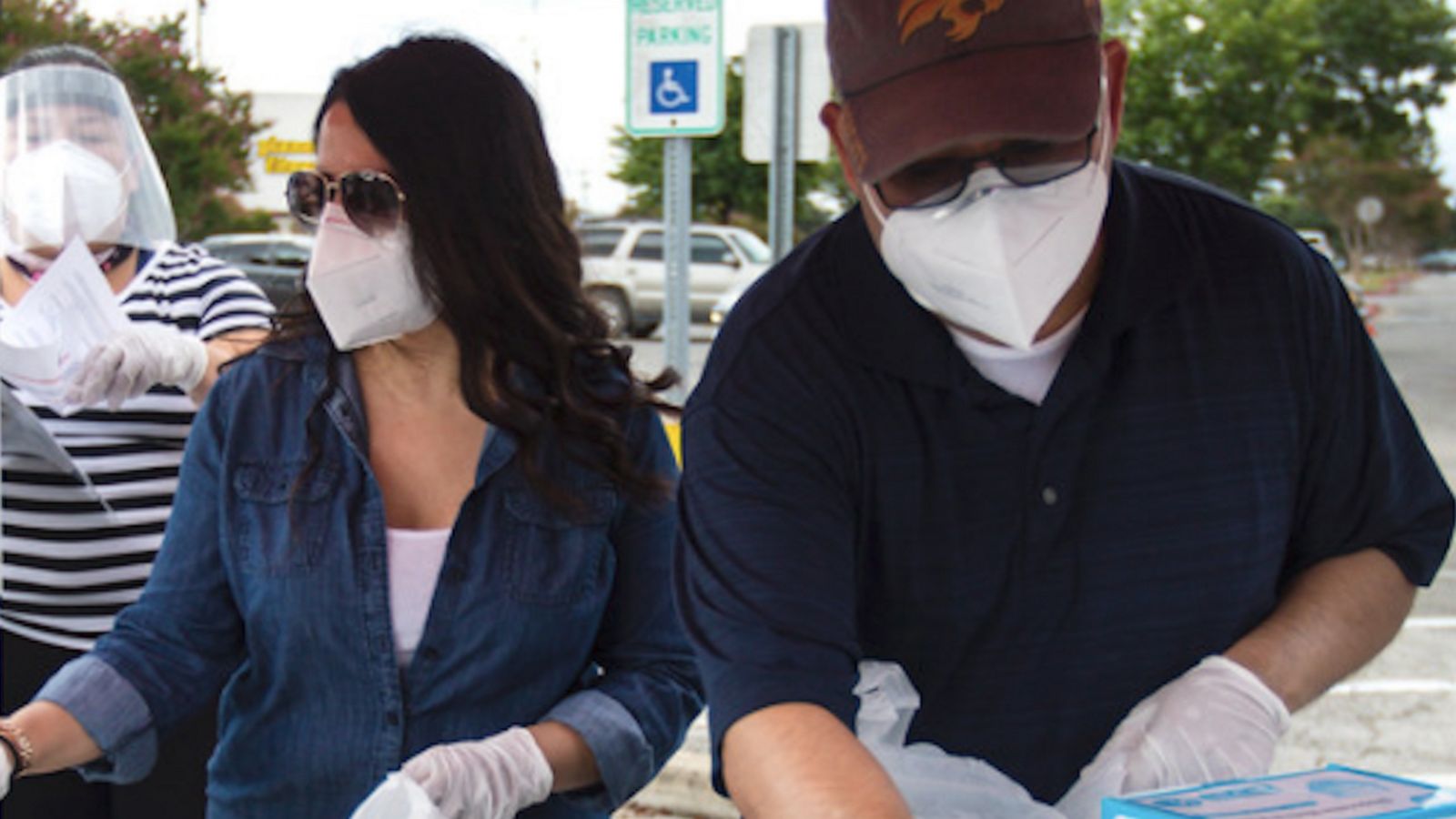 VIDEO: How this couple’s errand service is helping the Latinx community during the pandemic