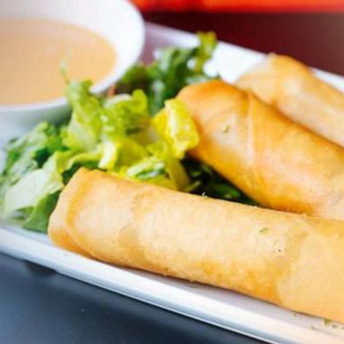 VIDEO: How to make Philly cheesesteak spring rolls from Star Fusion in Philadelphia