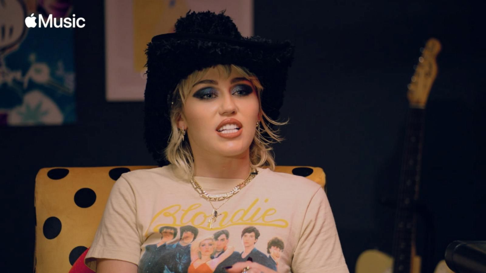 VIDEO: Miley Cyrus reveals she’s 2 weeks sober after pandemic relapse