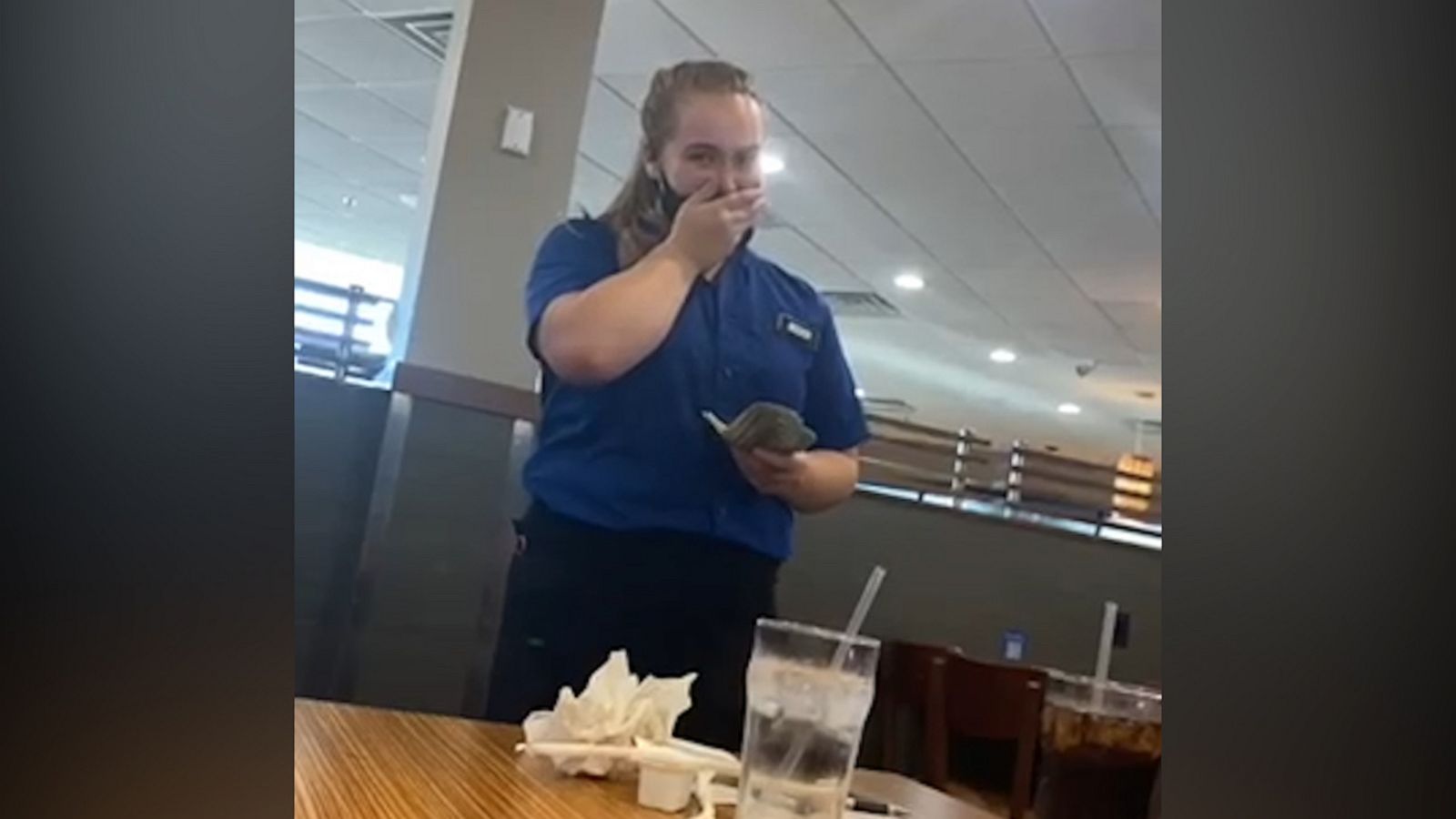 VIDEO: Server surprised with $1,300 tip during Thanksgiving shift