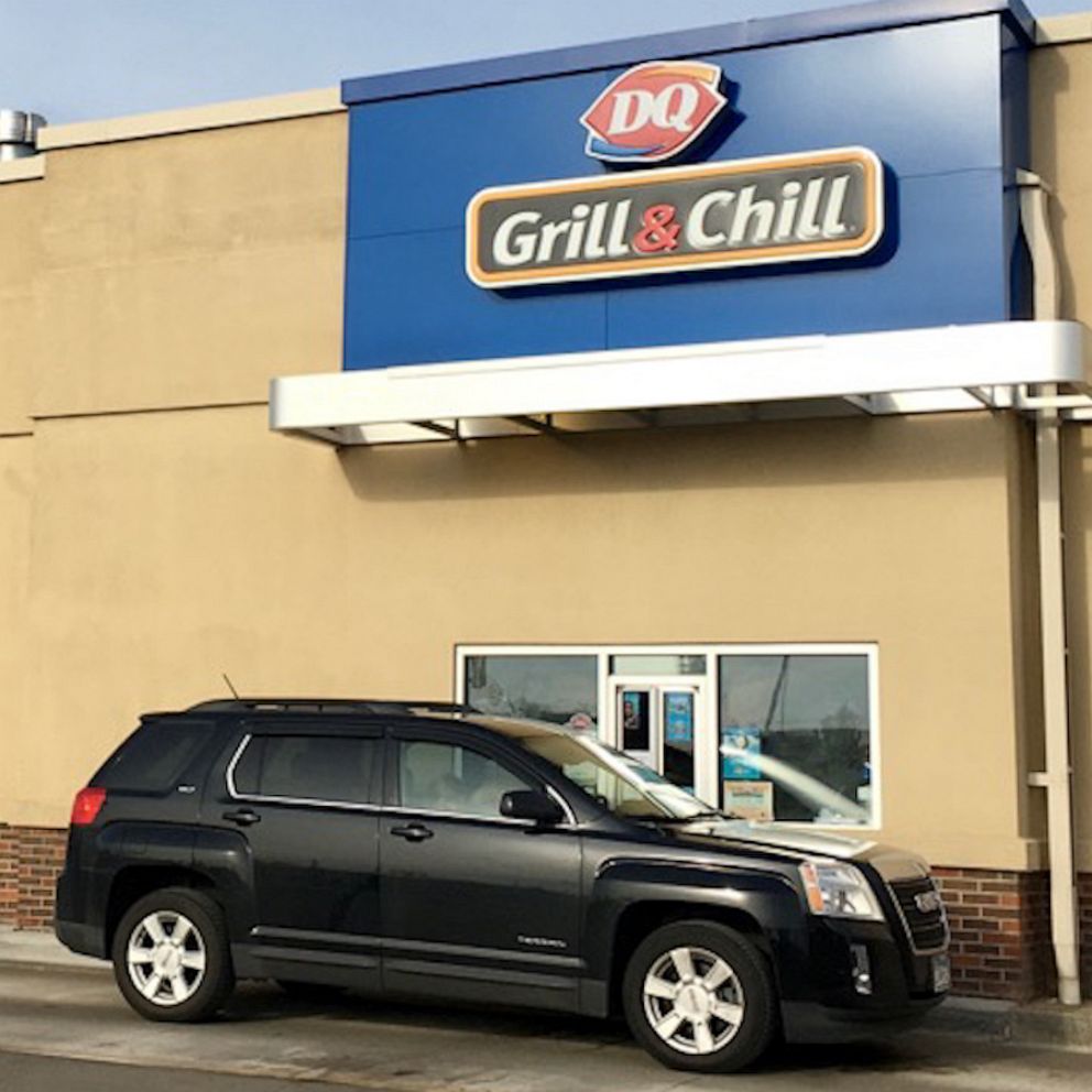 Over 900 cars pay-it-forward at Dairy Queen drive-thru