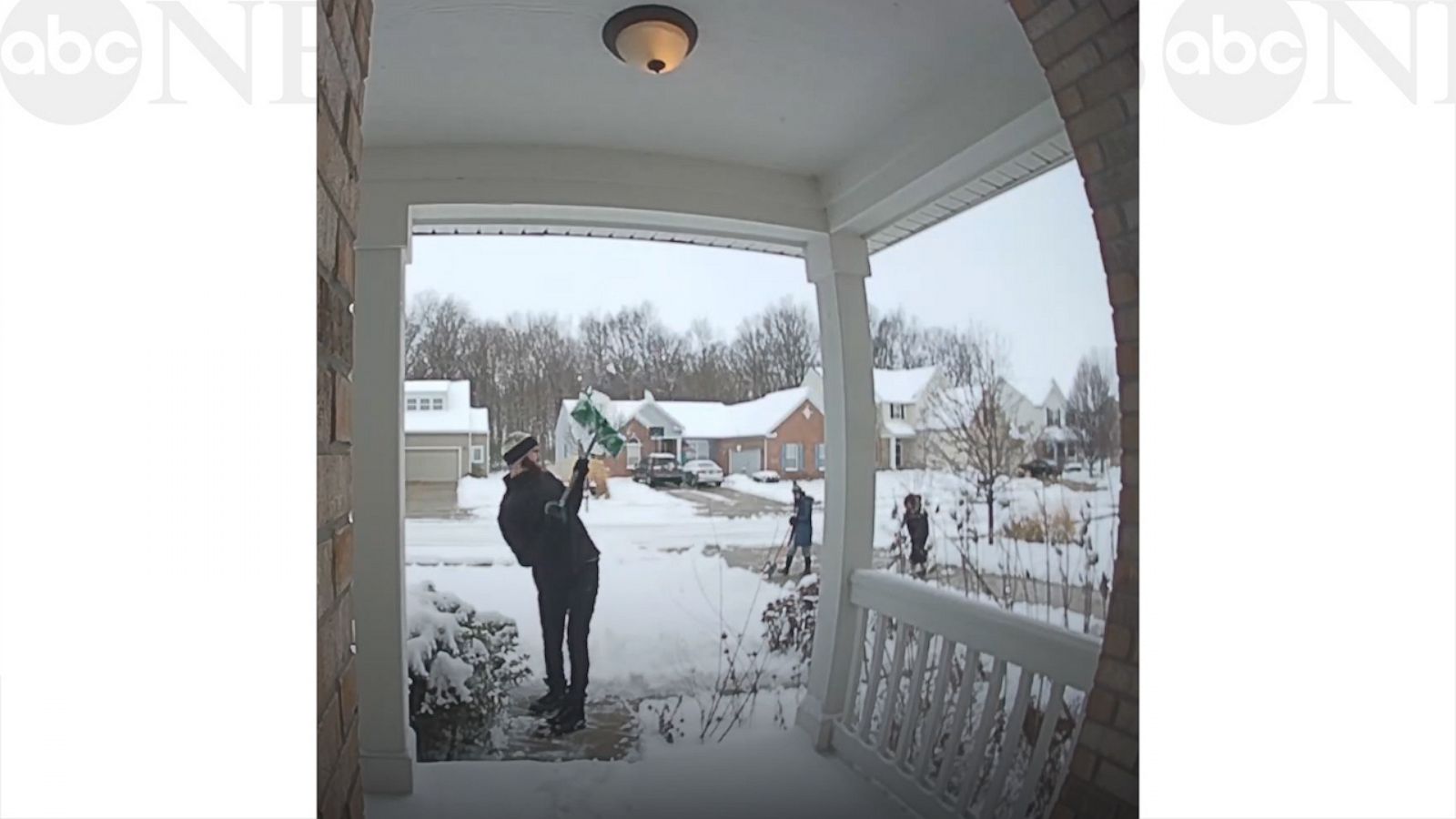 VIDEO: Neighbors team up to shovel snow for new parents