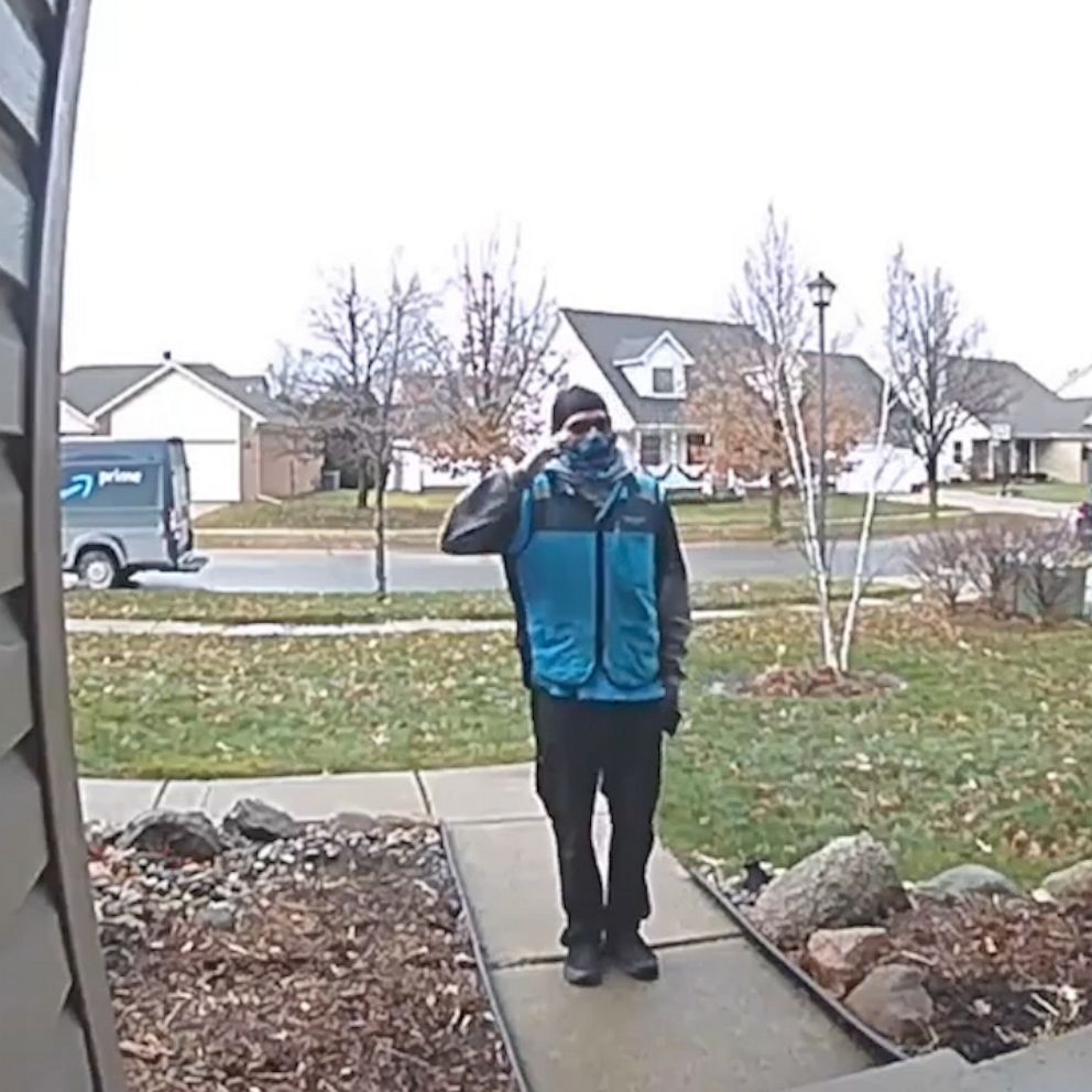 This Amazon delivery driver shows some r-e-s-p-e-c-t