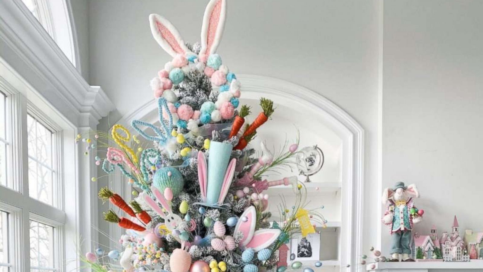 PHOTO: Sami Riccioli is an interior designer who goes all out with her Easter tree.