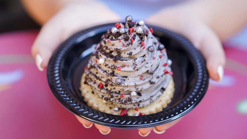 VIDEO: This 'grey stuff' recipe from Walt Disney World is delicious 