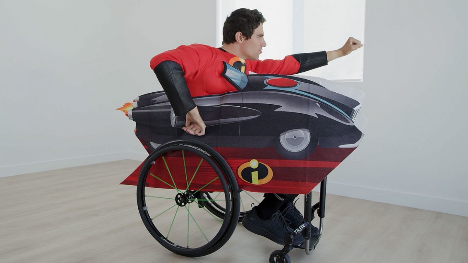 PHOTO: Incredimobile Wheelchair Cover Set by Disguise – Incredibles 2