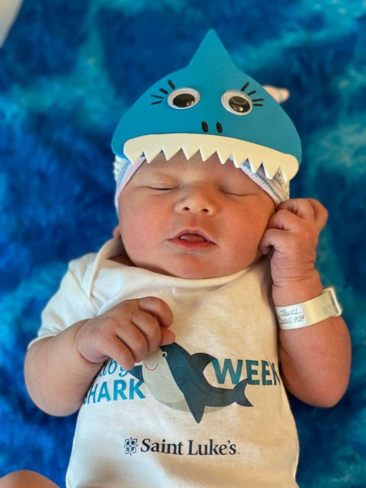PHOTO: St Luke's hospital in Kansas City, Missouri, is celebrating "baby shark week." 