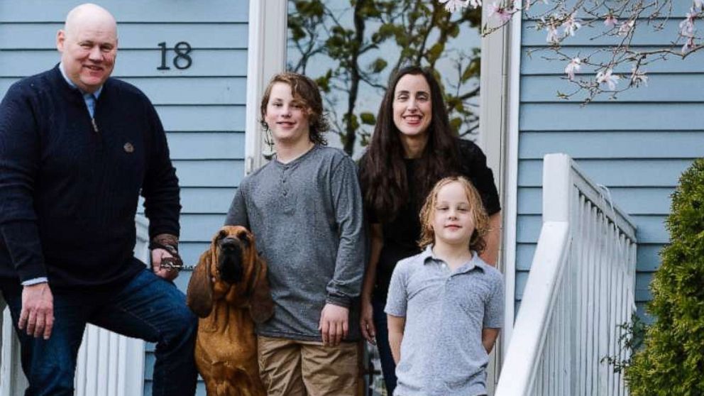 PHOTO: Sherri Carpineto and her family.