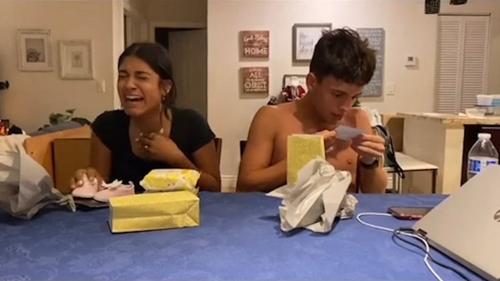 VIDEO: Siblings have hilarious reaction after learning their mom is pregnant again