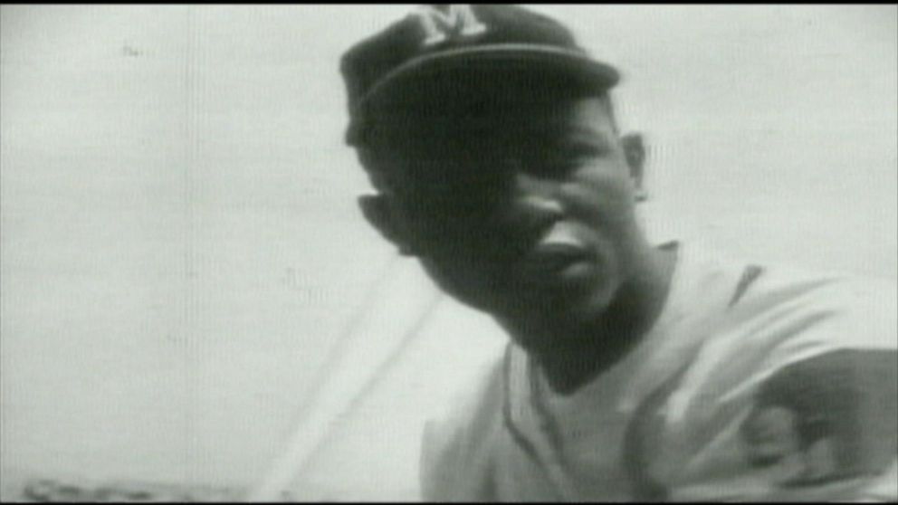 Baseball legend Hank Aaron dies at 86 - ABC News