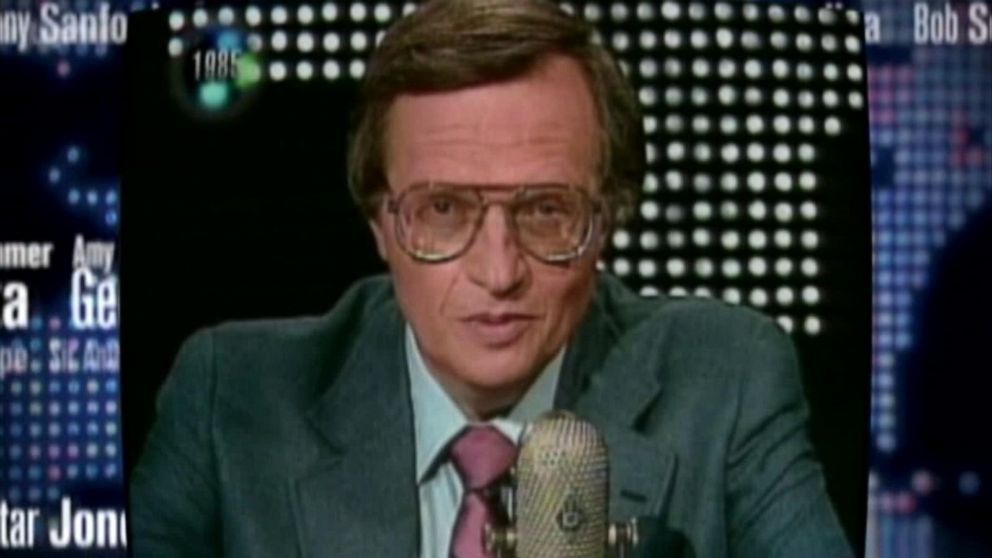 Tributes pour in for legendary talk show host Larry King