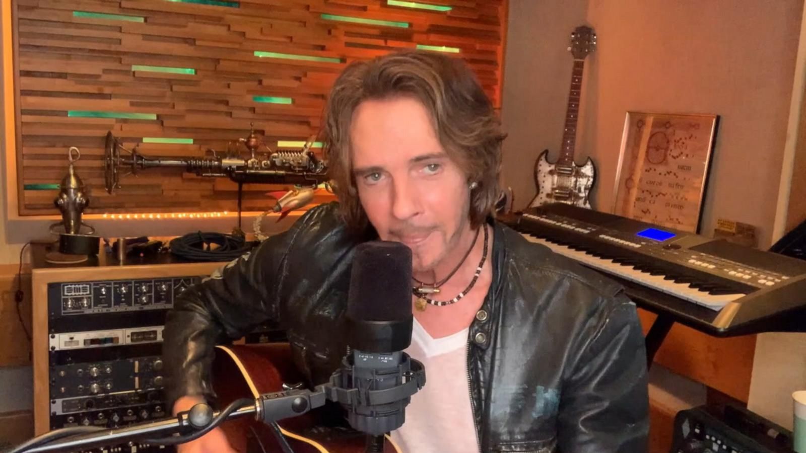 Rick Springfield Performs Acoustic Version Of ‘jessies Girl Good Morning America 