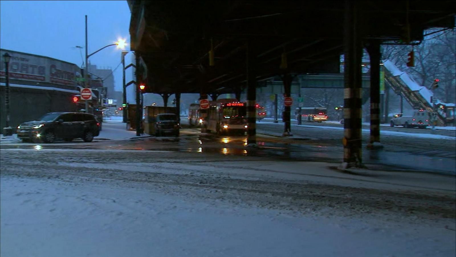 VIDEO: New Yorkers wake up to snowy conditions from massive winter storm