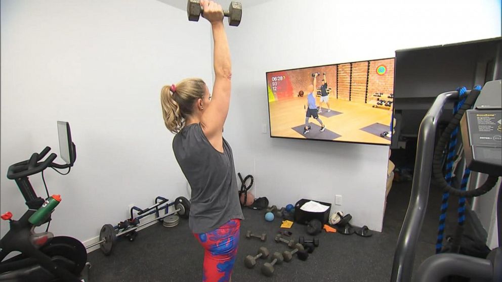 Video How to get the ultimate workout in your living room - ABC News