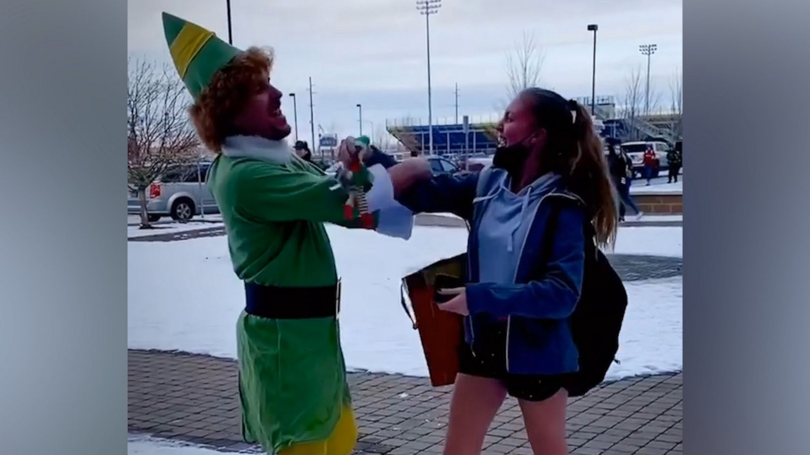 VIDEO: This dad’s surprise school visit was the best gift during the holidays