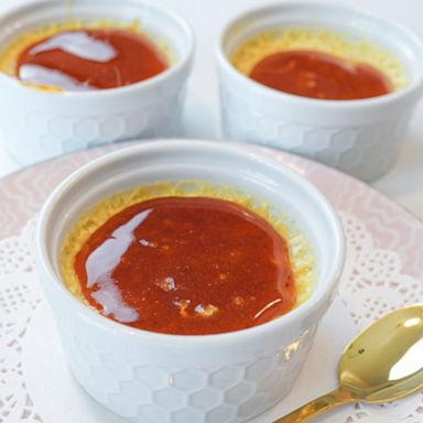 VIDEO: Try this 3 ingredient crème brûlée you can make at home 