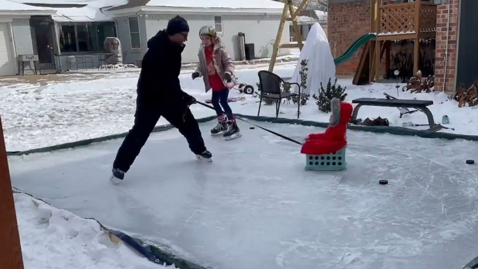 VIDEO: Texas family builds their very own ice rink during the winter storm