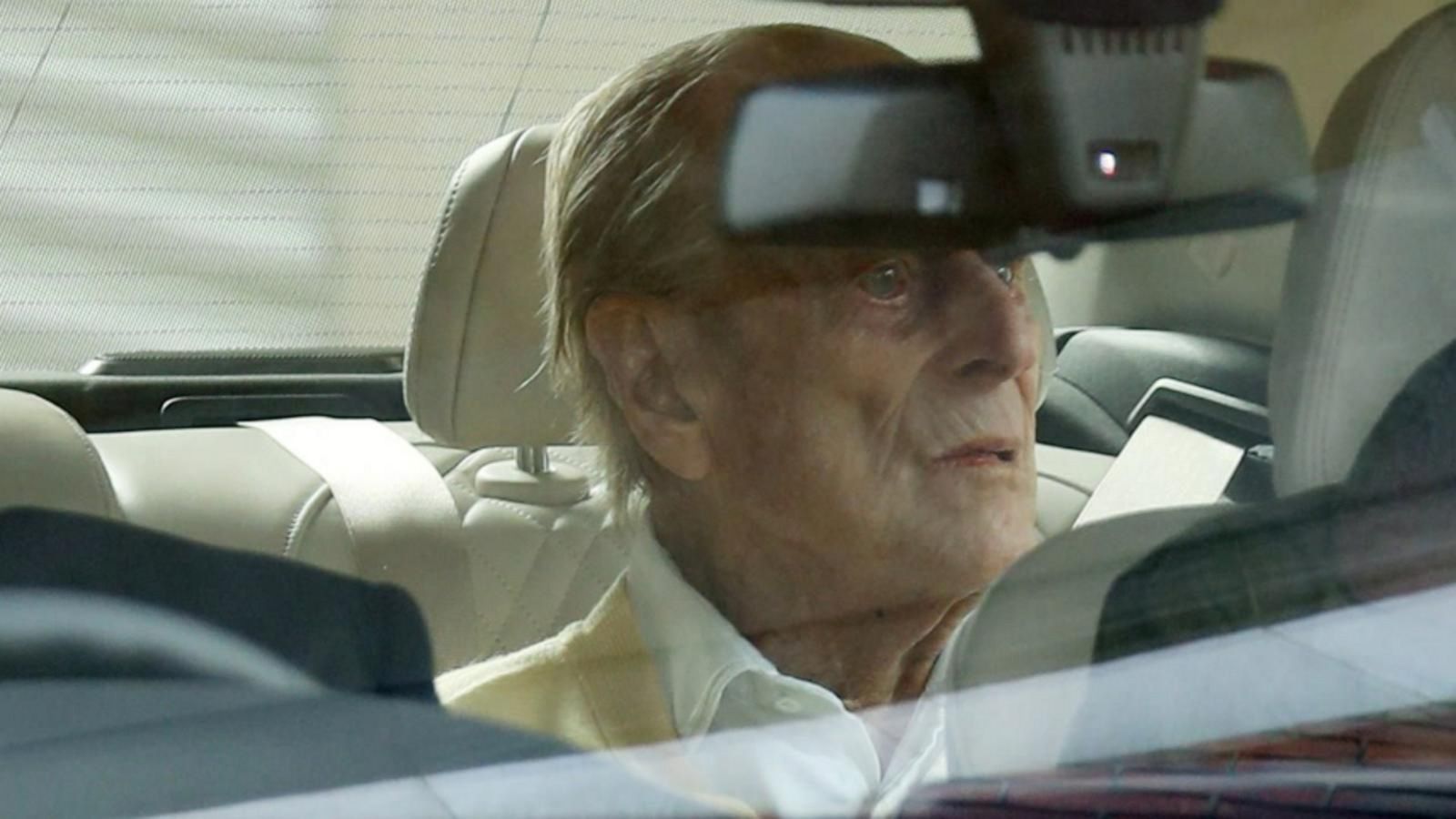 VIDEO: Prince Philip leaves hospital