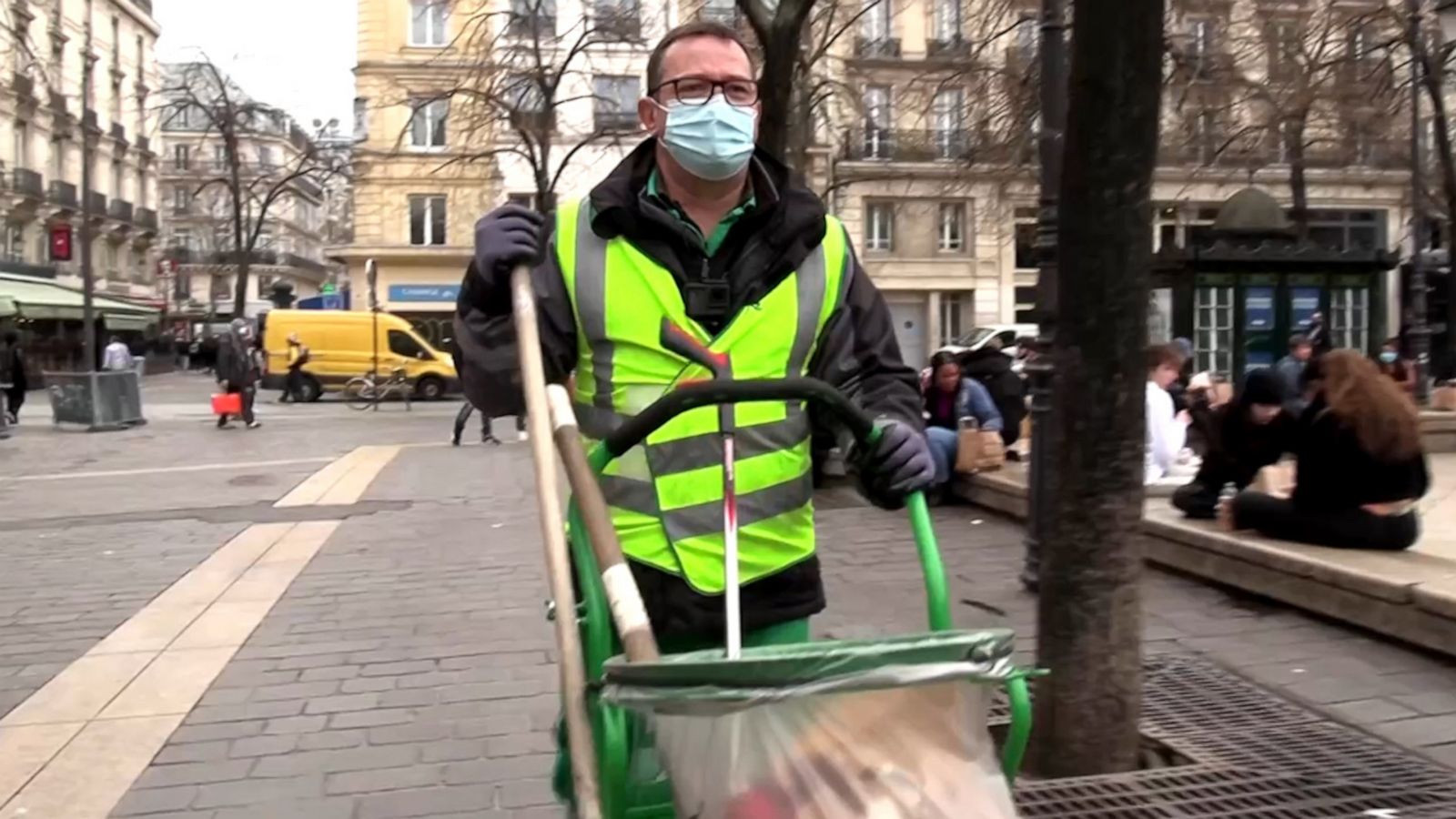 VIDEO: Street sweeper inspires others to ‘put your trash in the trash can’