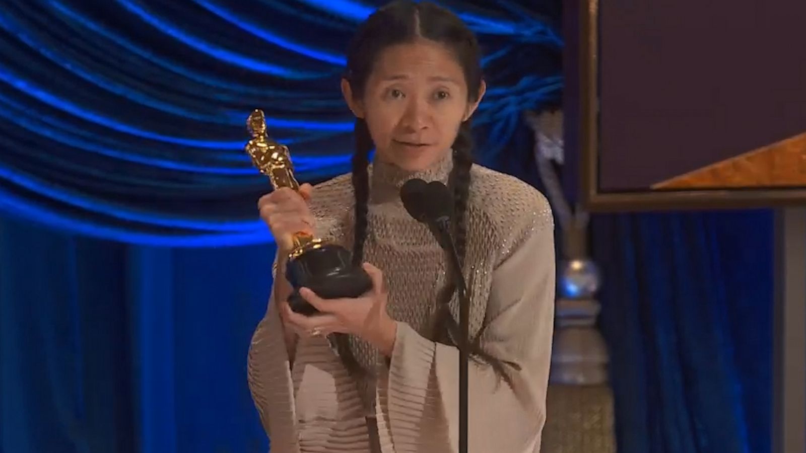 VIDEO: Chloé Zhao accepts Best Director Academy Award for ‘Nomadland’