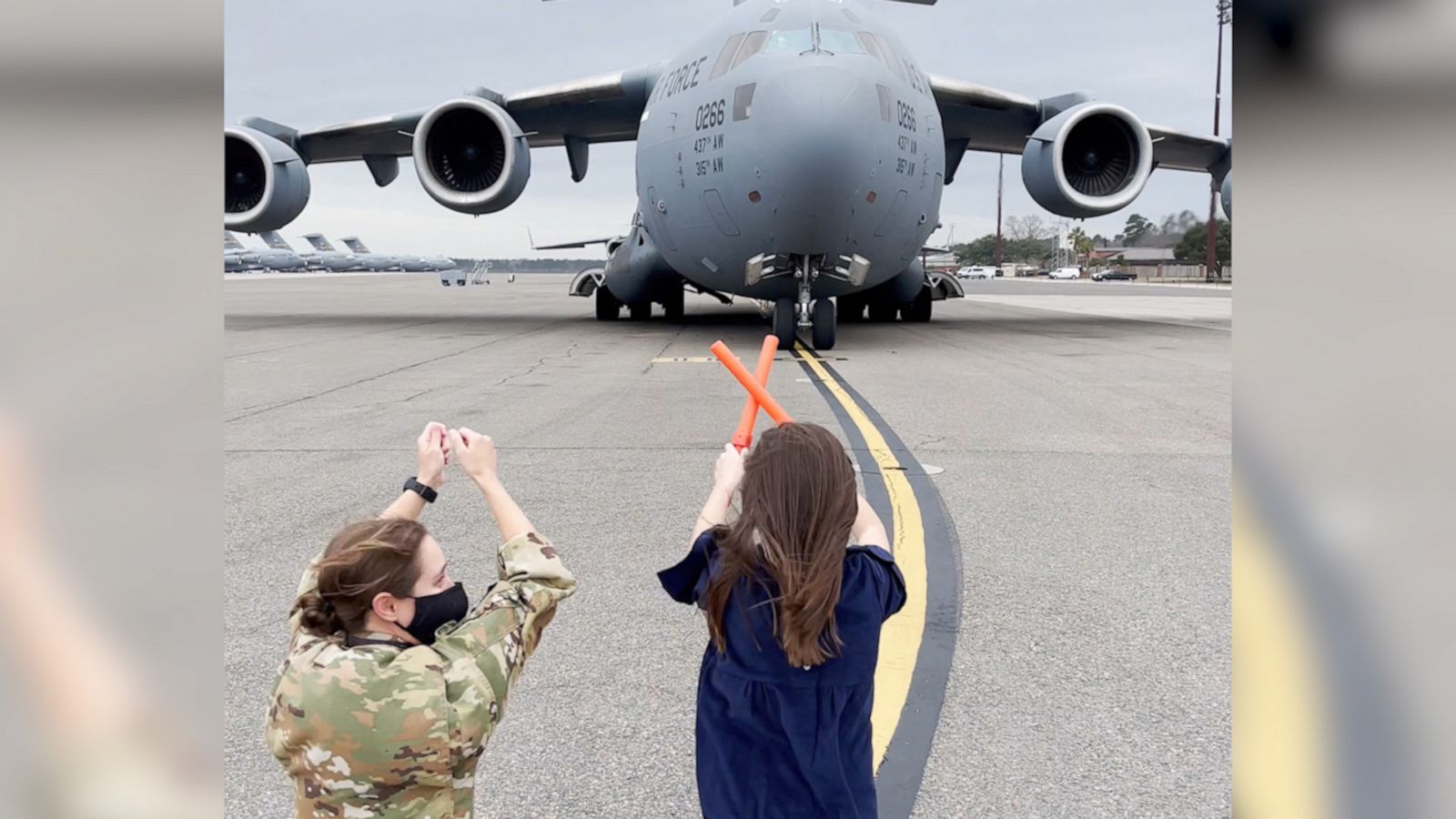 VIDEO: Little girl marshals in her dad on his final military flight