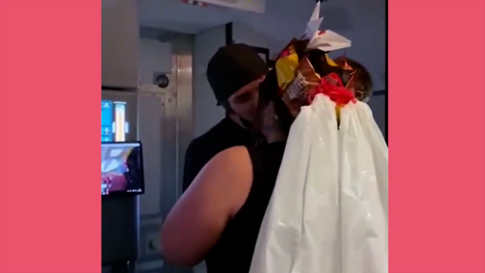 VIDEO: Flight attendant gives soon-to-be husband and wife a special mock ceremony