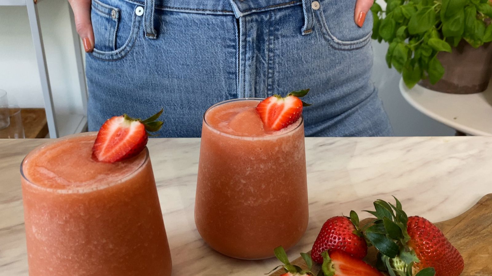 VIDEO: Make a refreshing wine slushy for those hot summer days