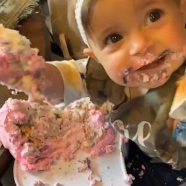 VIDEO: Baby celebrates first birthday and crushes her cake 