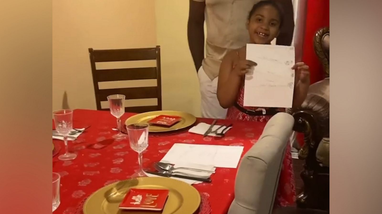 VIDEO: 6-year-old transforms dining room into a restaurant for a family dinner