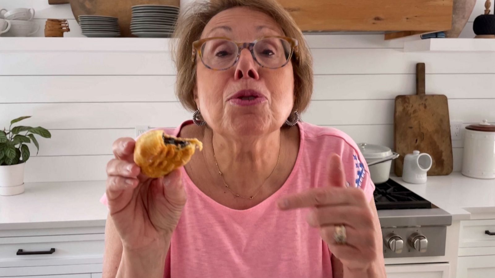 VIDEO: Make easy 'Air Fryer Oreos' at home with only 2 ingredients