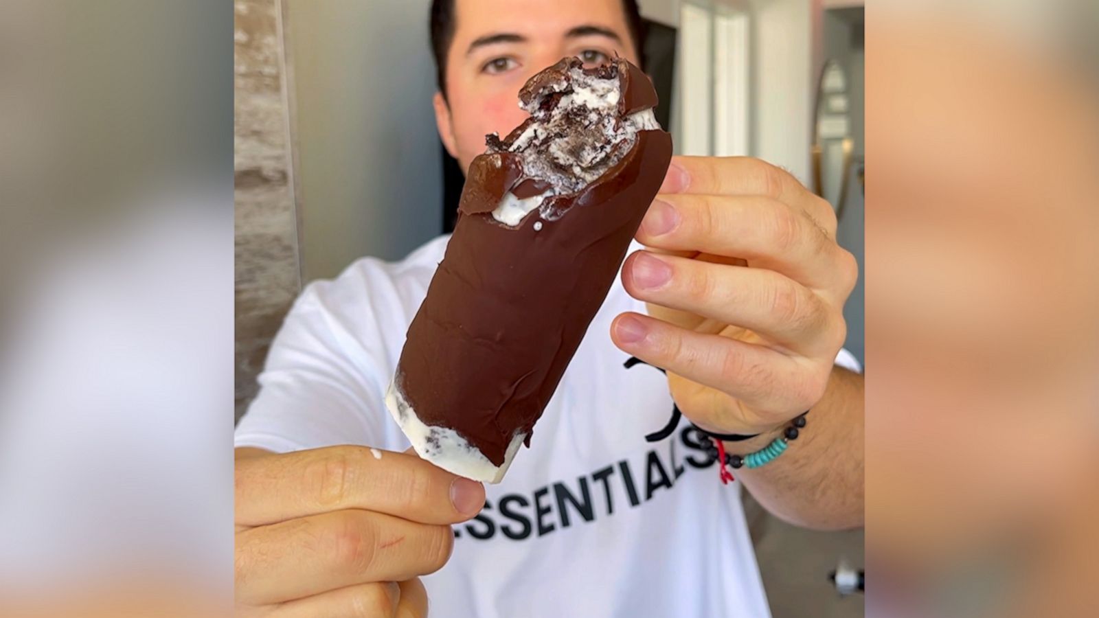 VIDEO: Turn a pack of Oreos into a creamy, chocolatey popsicle