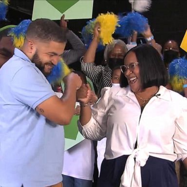 VIDEO: 'GMA' surprises dad, teacher in Atlanta for inspiring community