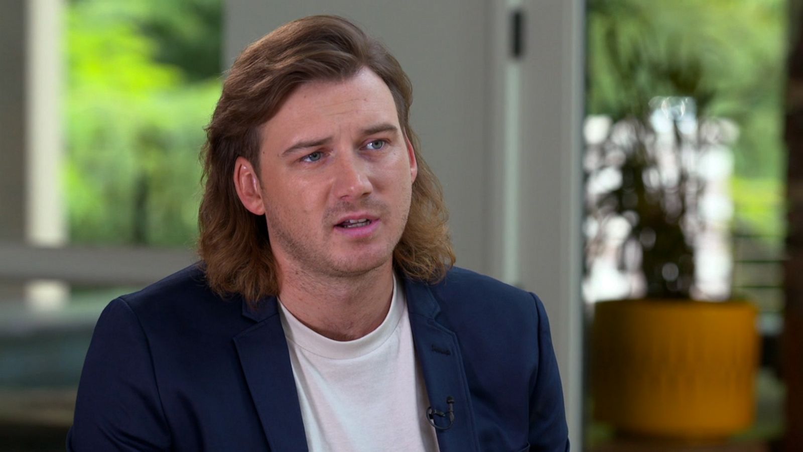 Morgan Wallen talks with Strahan after being caught on film saying a ...