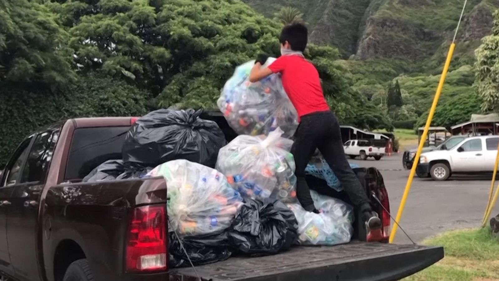 VIDEO: Teen collects thousands of cans and bottles to fund students’ college tuition