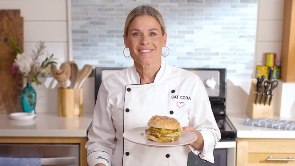 VIDEO: Follow this easy recipe to make a 'copycat' McDonalds BigMac burger at home