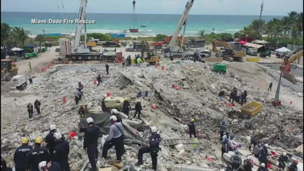 Video Helping those who responded to the Surfside condo collapse - ABC News