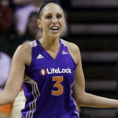 VIDEO: WNBA superstar sets another record