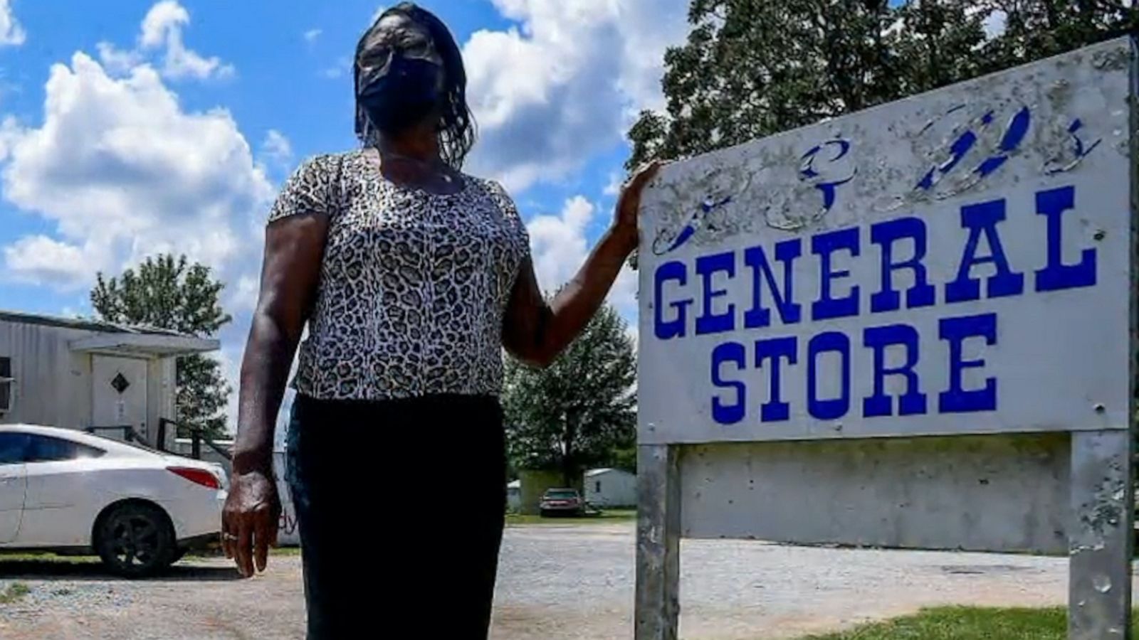 VIDEO: Retiree persuades neighbors in Panola, Ala., to get shots