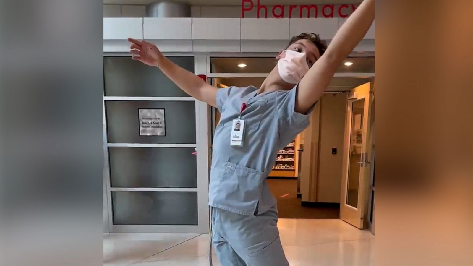 VIDEO: Phlebotomist gives a beautiful impromptu masked ballet performance at the hospital
